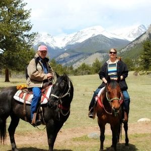 Meet your Posher, Cynthia